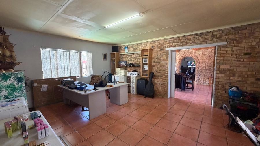 3 Bedroom Property for Sale in La Hoff North West